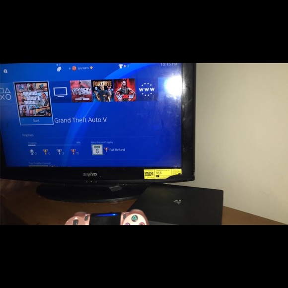 PS4 slim 1tb - Picture 2 of 2